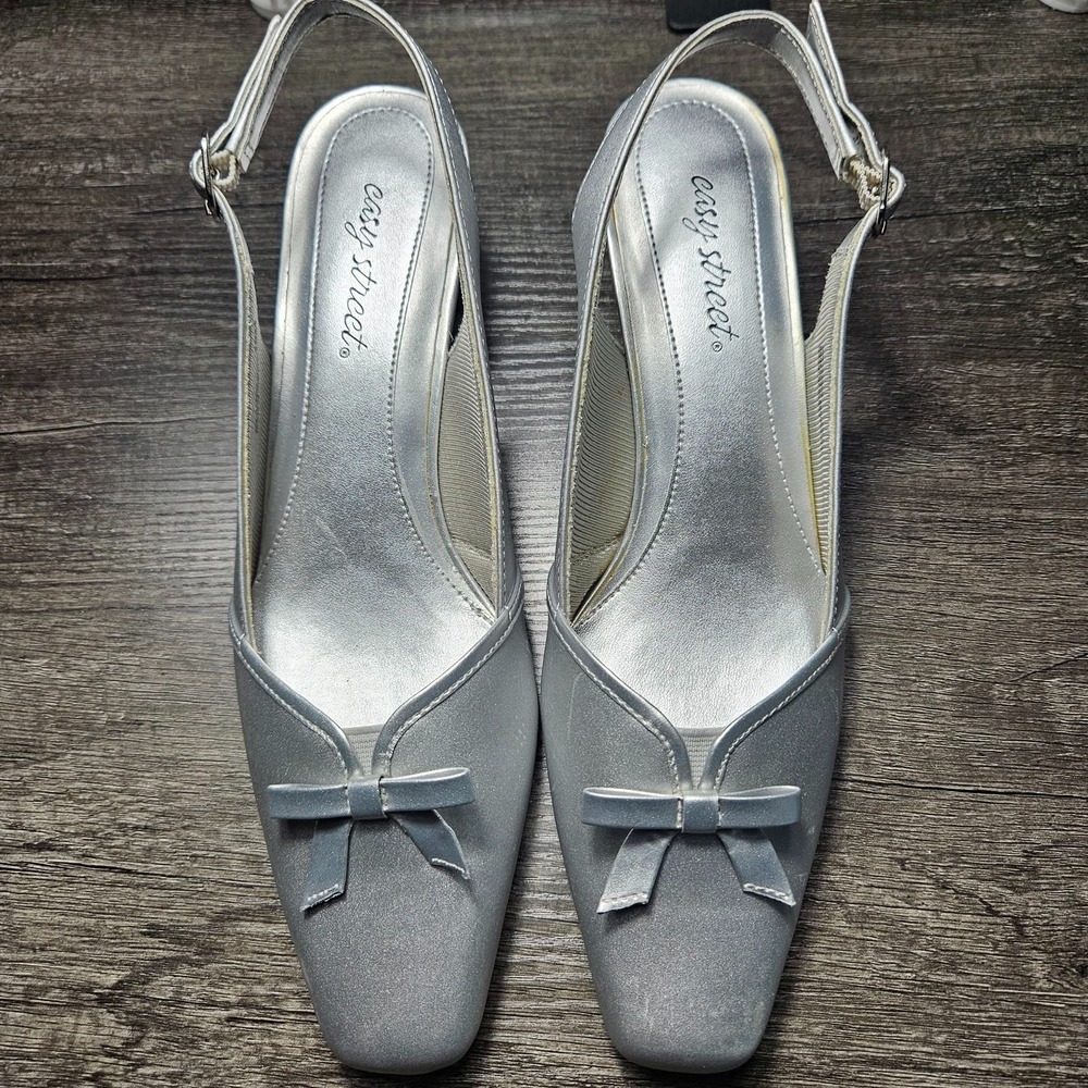 Easy Street Womens Silver Bow Slingback Pumps Size 10M New in Box